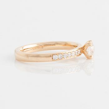 Ring with brilliant-cut diamond.