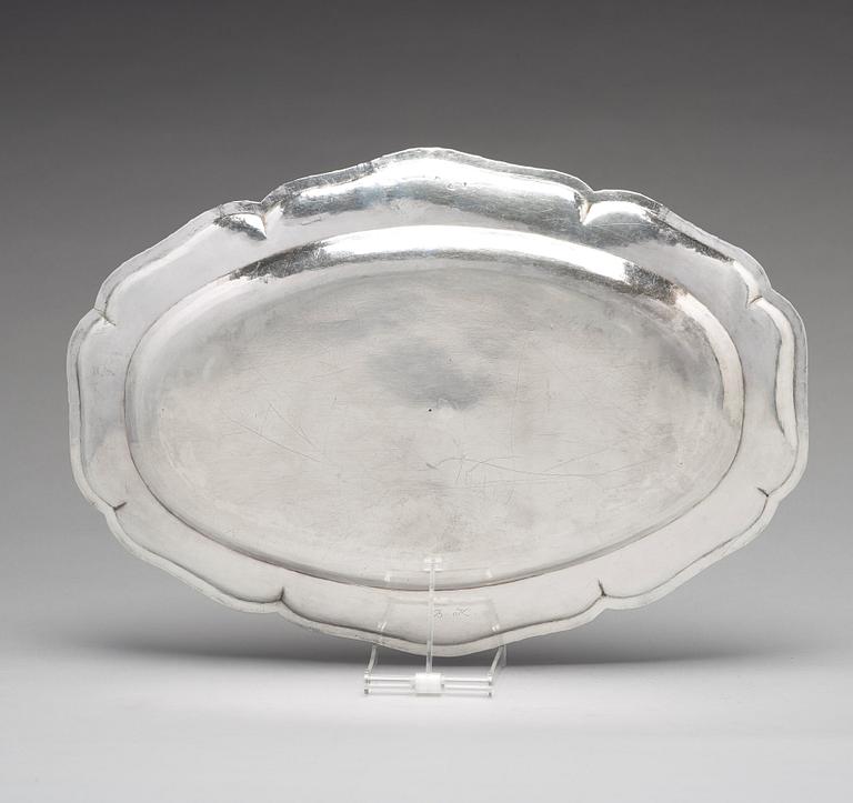 A Swedish 18th century silver serving-dish, mark of Pehr Zethelius, Stockholm 1767.