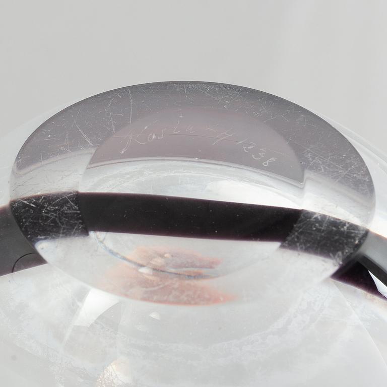 Vicke Lindstrand, a set of three glass vases, Kosta.