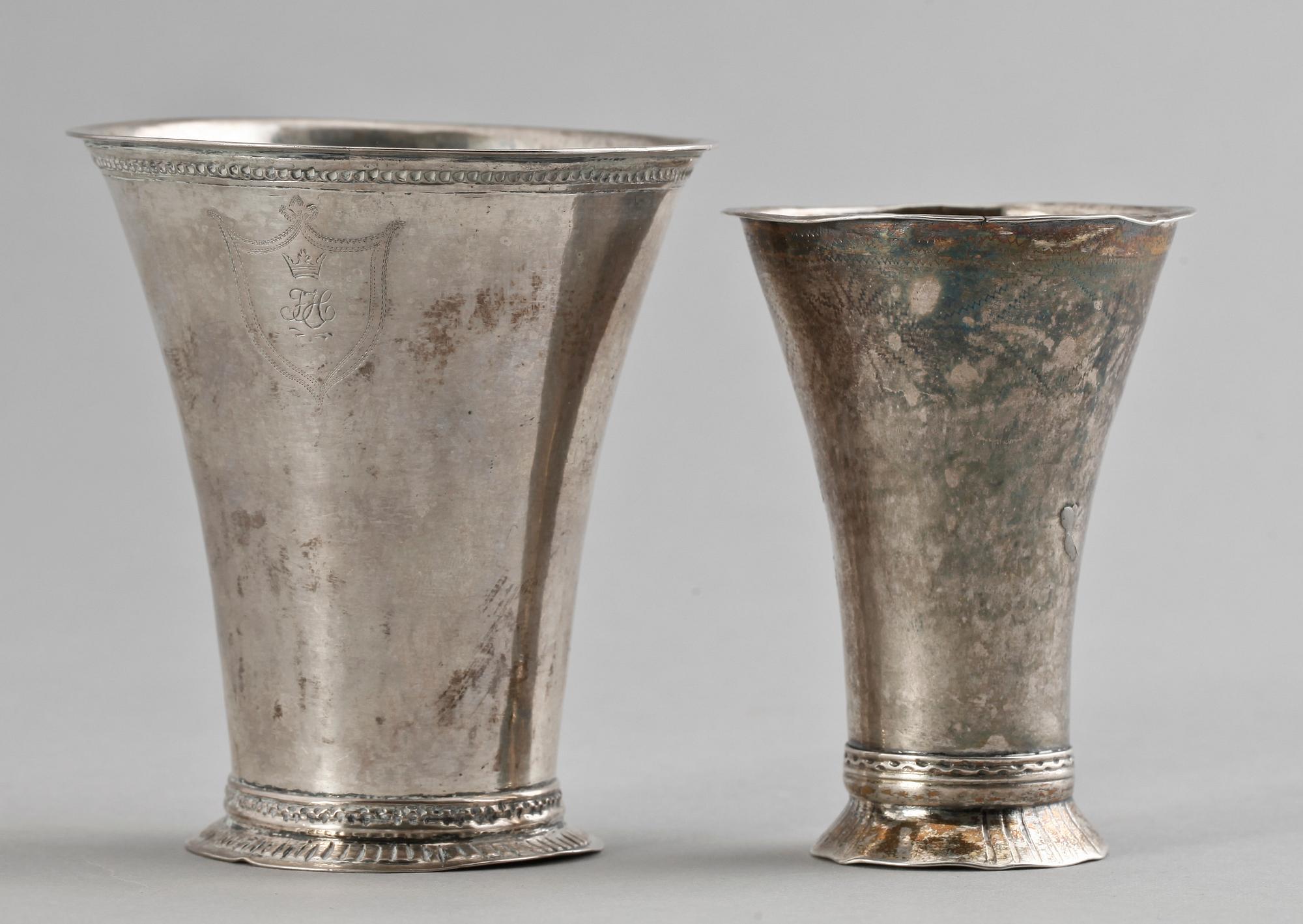 BÄGARE, 2 st, silver, bl a Johan Leffler, Falun, 1799. Totalvikt ca 80 gram.