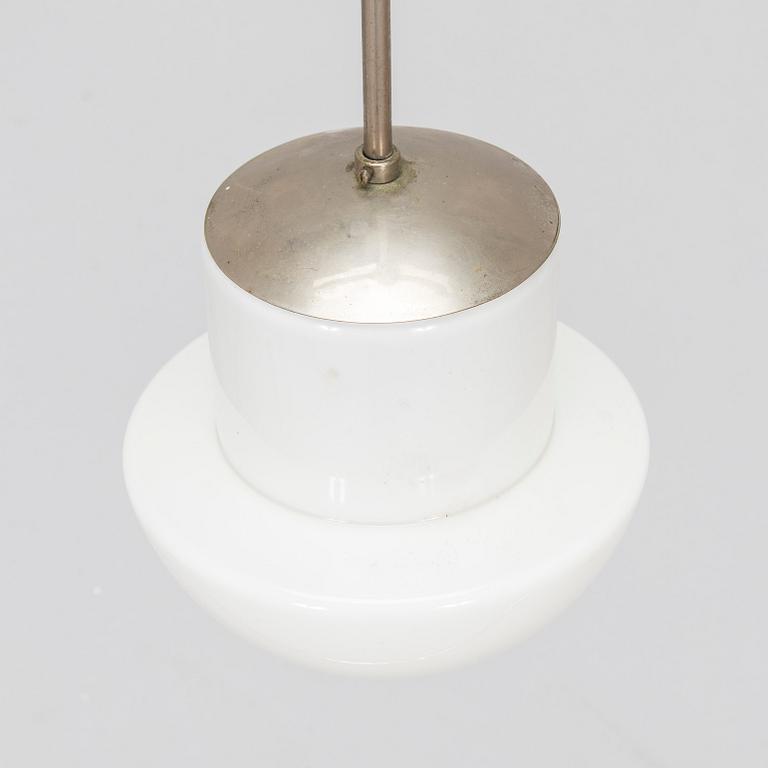 Paavo Tynell, a mid-20th-century '1602/1673' pendant light for Idman.