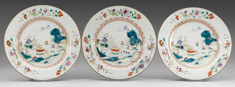 A set of three famille rose dinner plates, Qing dynasty, Qianlong (1736-95).
