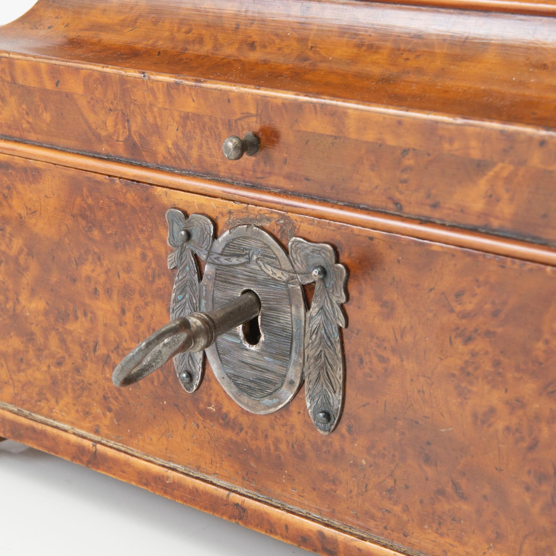 Box by Erik Malmberg (master in Köping 1789-1807) Late Gustavian.