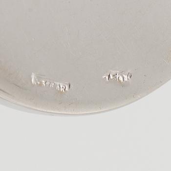 Hänge med kedja, 18K vitguld med pärlemor och briljantslipad diamant.