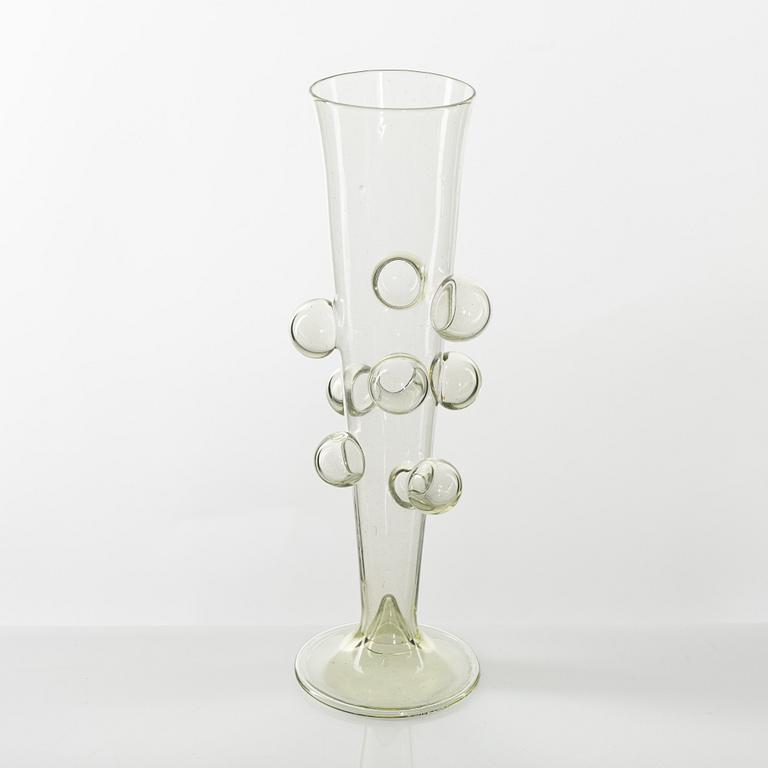 Mårten Medbo, champagne flute, Egerman glassworks, Czech Republic, 1999.