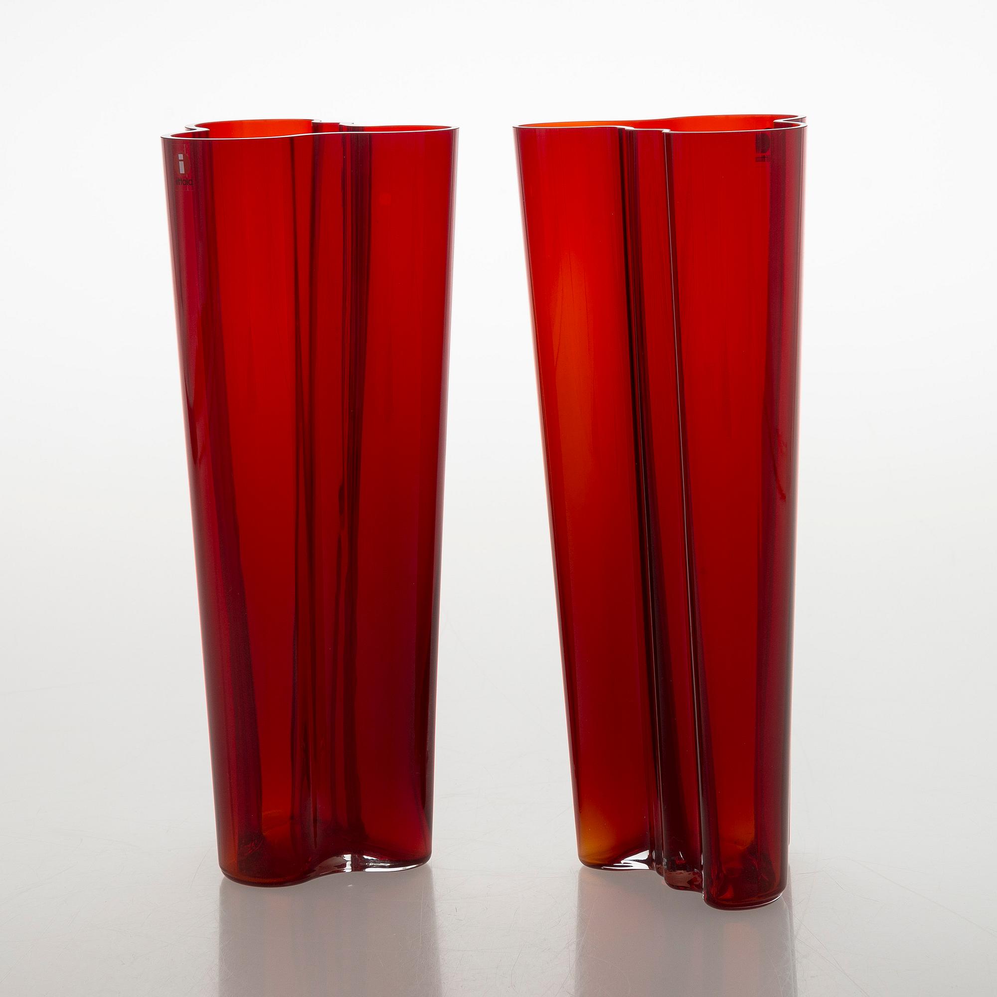 Alvar Aalto, A set of two '3030' glass vases, signed Iittala.