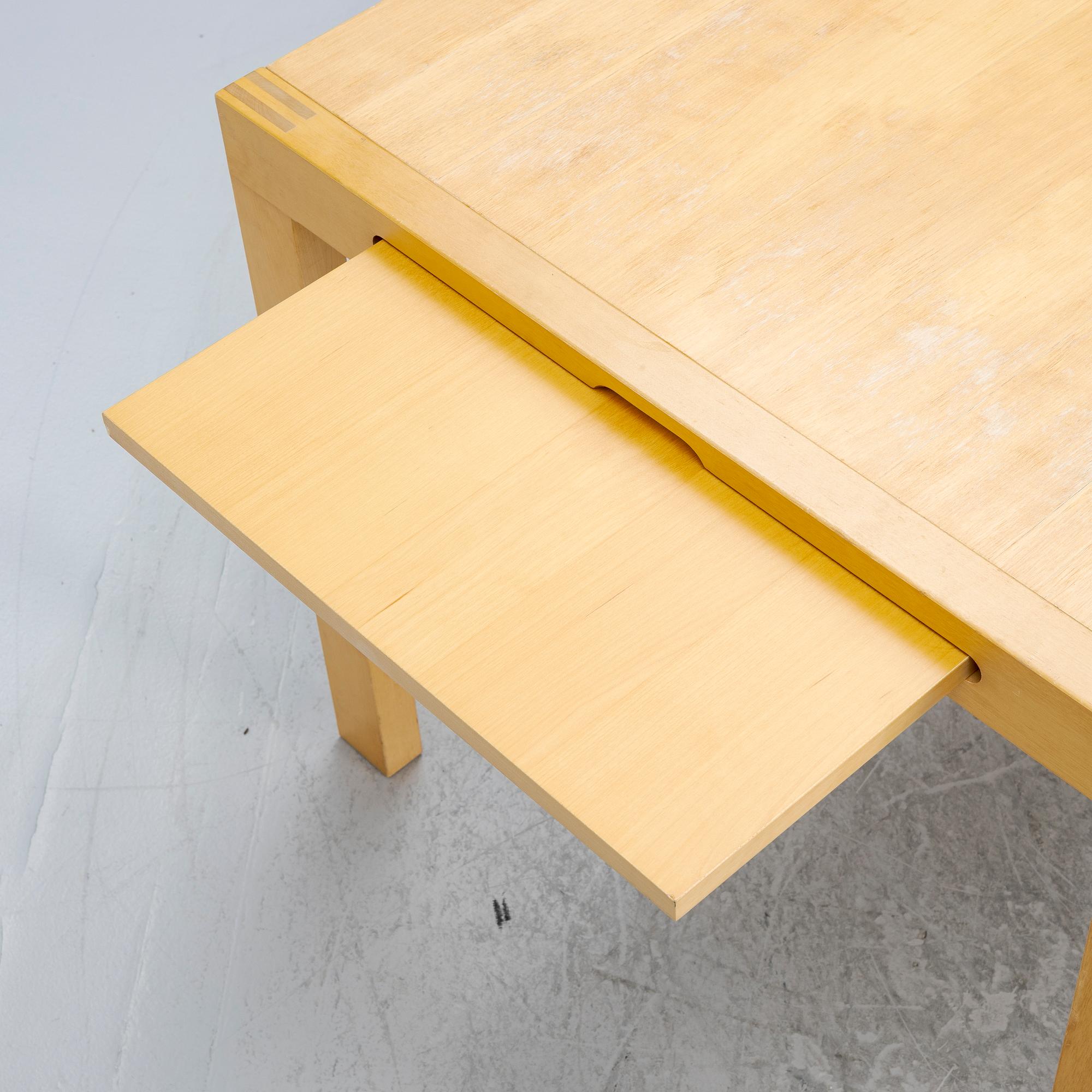 Niels Gammelgaard, bord, "Pelto", Designstudio Copenhagen.