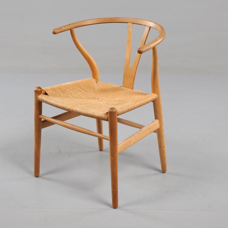 KARMSTOL, "Y-stolen", Hans J. Wegner, Carl Hansen & Son, Danmark, 1900-talets andra hälft.