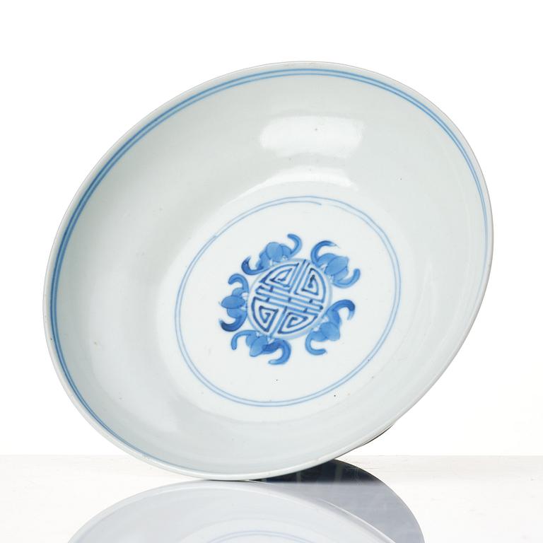 A blue and white tazza, late Qing dynasty, 19th Century.