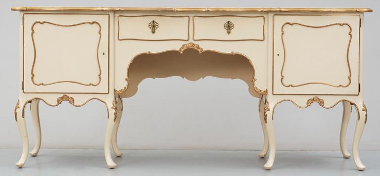 MATSALSGRUPP, 18 delar, rokokostil, Lysberg  och Hansen A/S, Kgl. Hofleverandör Palaegade Köbenhavn,1900-tal.