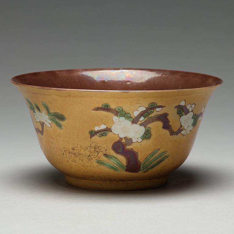 A brinial bowl, Qing dynasty, Kangxi (1662-1722).
