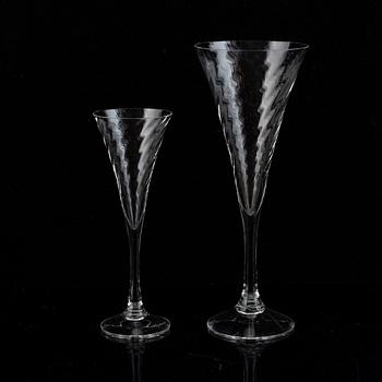 Gunnar Cyrén, a 'Helena' glass service, 33 pieces. Orrefors.