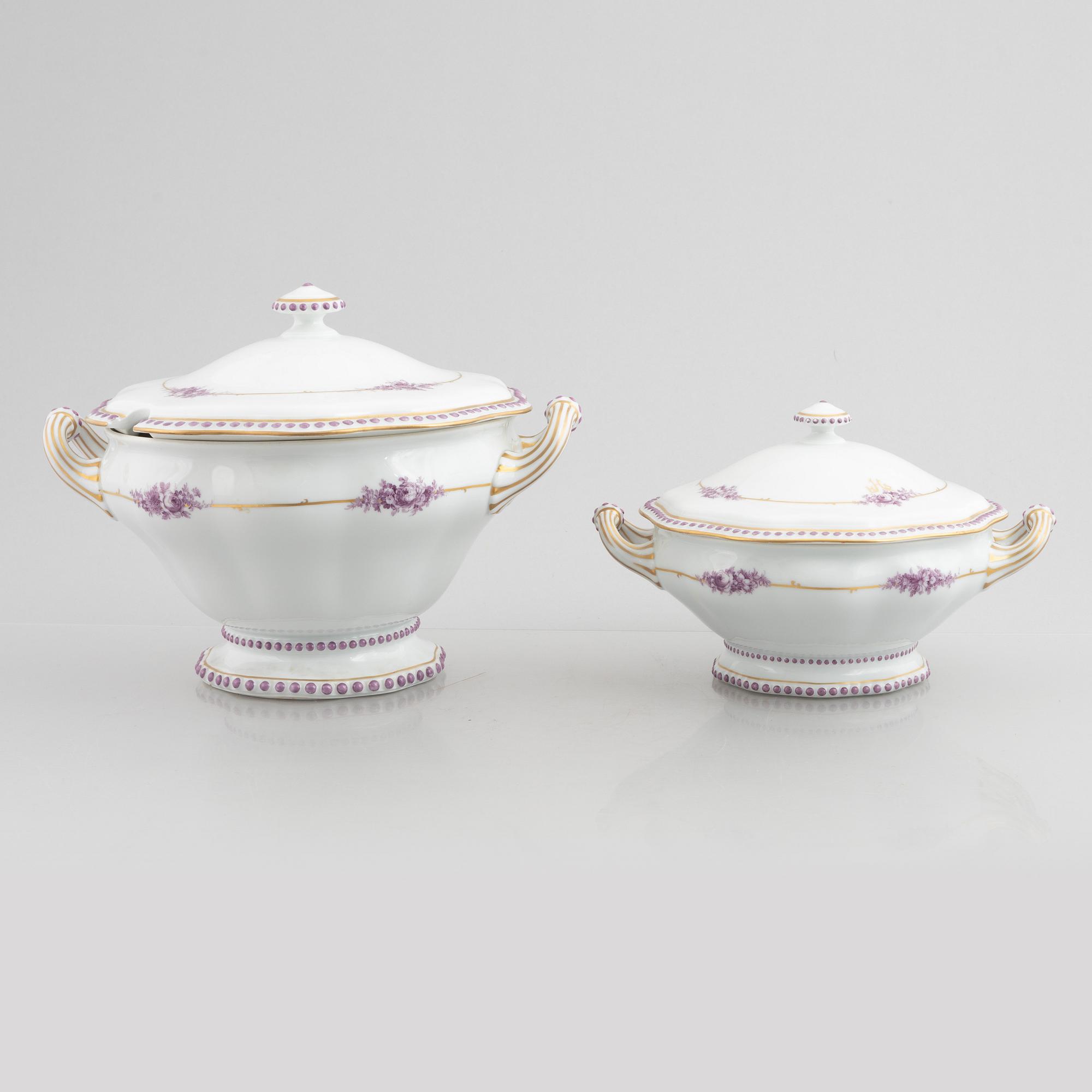 Matservis, 100 delar, Rosenthal, med monogram.