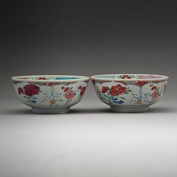 A pair of famille rose bowls, Qing dynasty, Qianlong (1736-95).