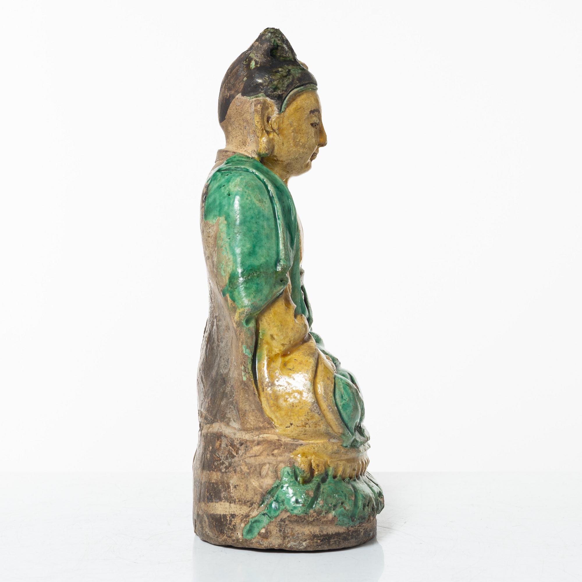 Buddha, glaserat lergods, sen Ming-/tidig Qingdynasti, 1600-tal.