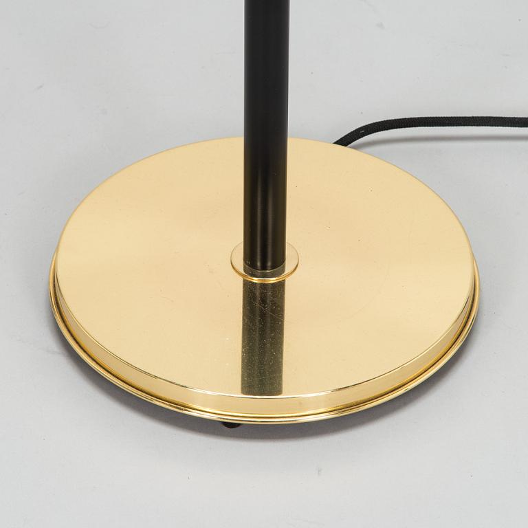 Josef Frank, lattiavalaisin, "San Fransisco" malli 2431, Firma Svenskt Tenn, Ruotsi.