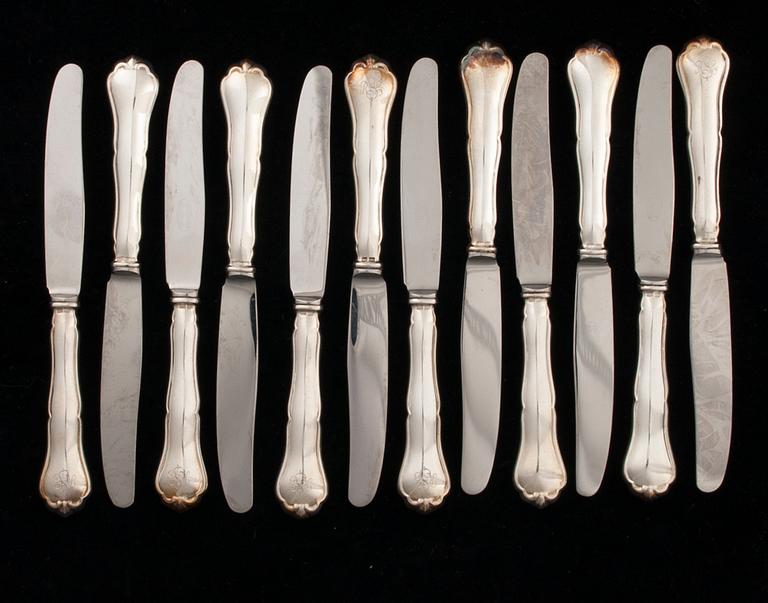 BESTICK, 80 delar, silver, "Chippendale", Kultakeskus, Tavastehus, 1950-tal. Totalvikt utan knivar ca 1963 g.