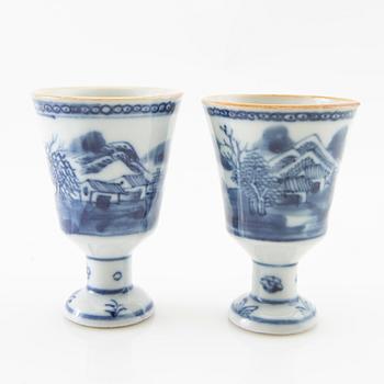 Cup on foot a pair of China 17th century porcelain.