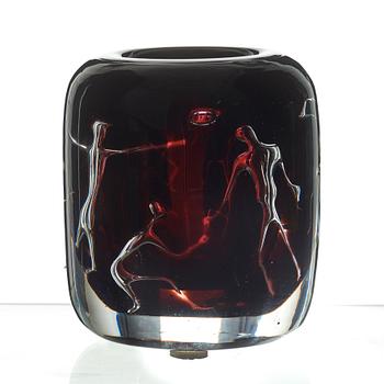 Edvin Öhrström, An Edvin Öhrström 'Ariel' glass vase, Orrefors 1937. (no 63).