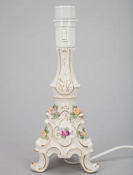 BORDSLAMPA, porslin, Dresden, rokokostil, 1900-tal.