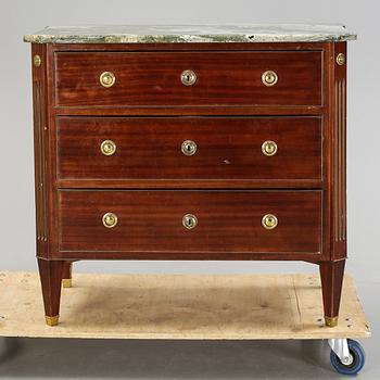 BYRÅ, sengustaviansk stil, 1900-tal.