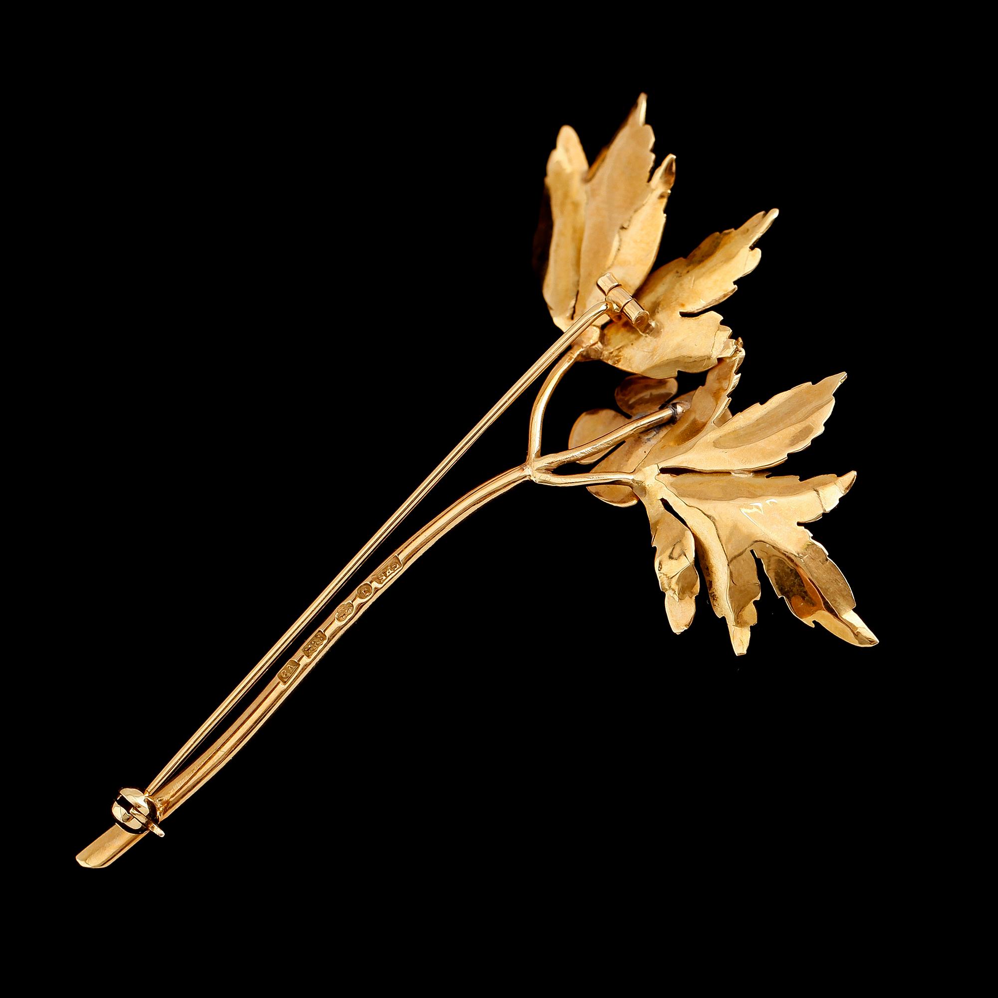BROSCH, 18 k guld, svenska stämplar 1971. Vikt ca 7 g.