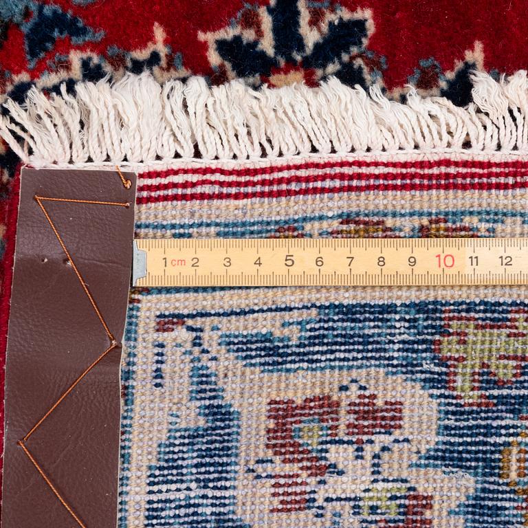 Carpet, Isfahan, approx. 260 x 160 cm.