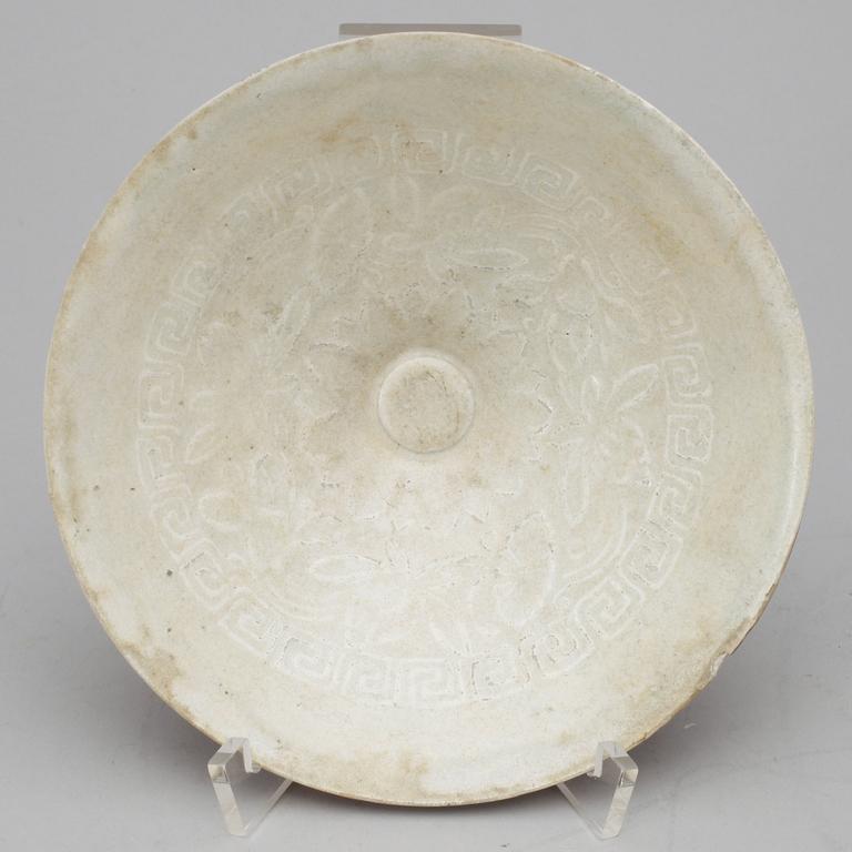 SKÅLFAT, keramik, troligen Yuan dynastin (1279-1368).