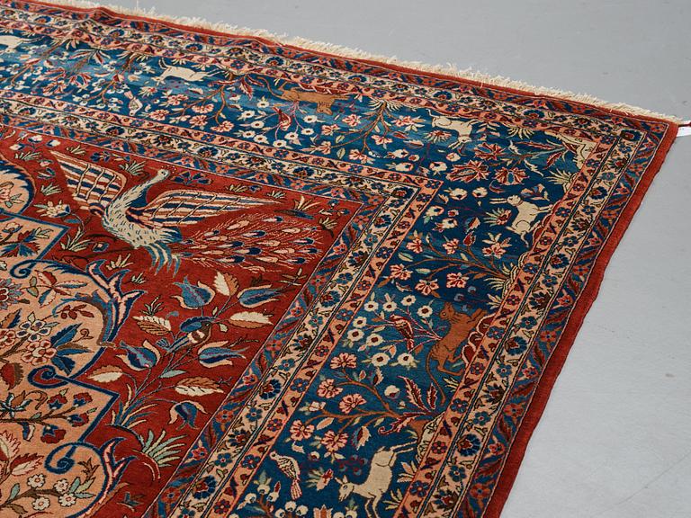 Matto, a semi-antique Kashan, a so called Dabir, ca 383,5-387,5 x 269,5-275 cm.