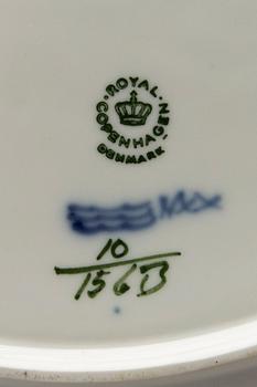 An 86 pcs Blå Blomst Royal Copenhagen porcelain dinner service, later part of the 20th century.