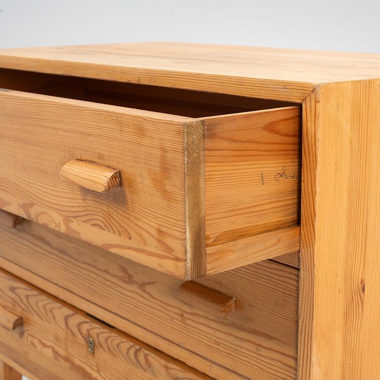 A chest of drawers, 1930's.