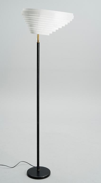 ALVAR AALTO, A FLOOR LAMP. Angel's Wing, model A 805. Stamped Valaistustyö. Early 1970s.