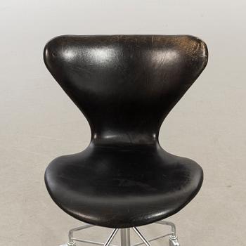 ARNE JACOBSEN, kontorsstol, "Sjuan", Fritz Hansen, Danmark 1965.