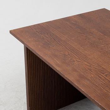 An oak table/desk, 21st Century.