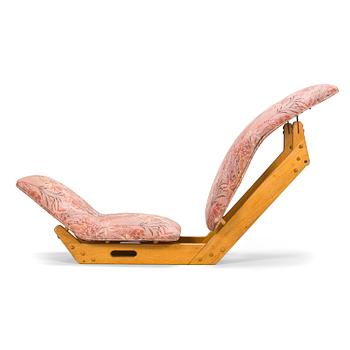 Ilmari Tapiovaara, an early 1960s 'Dolphin chair' for Skanno.