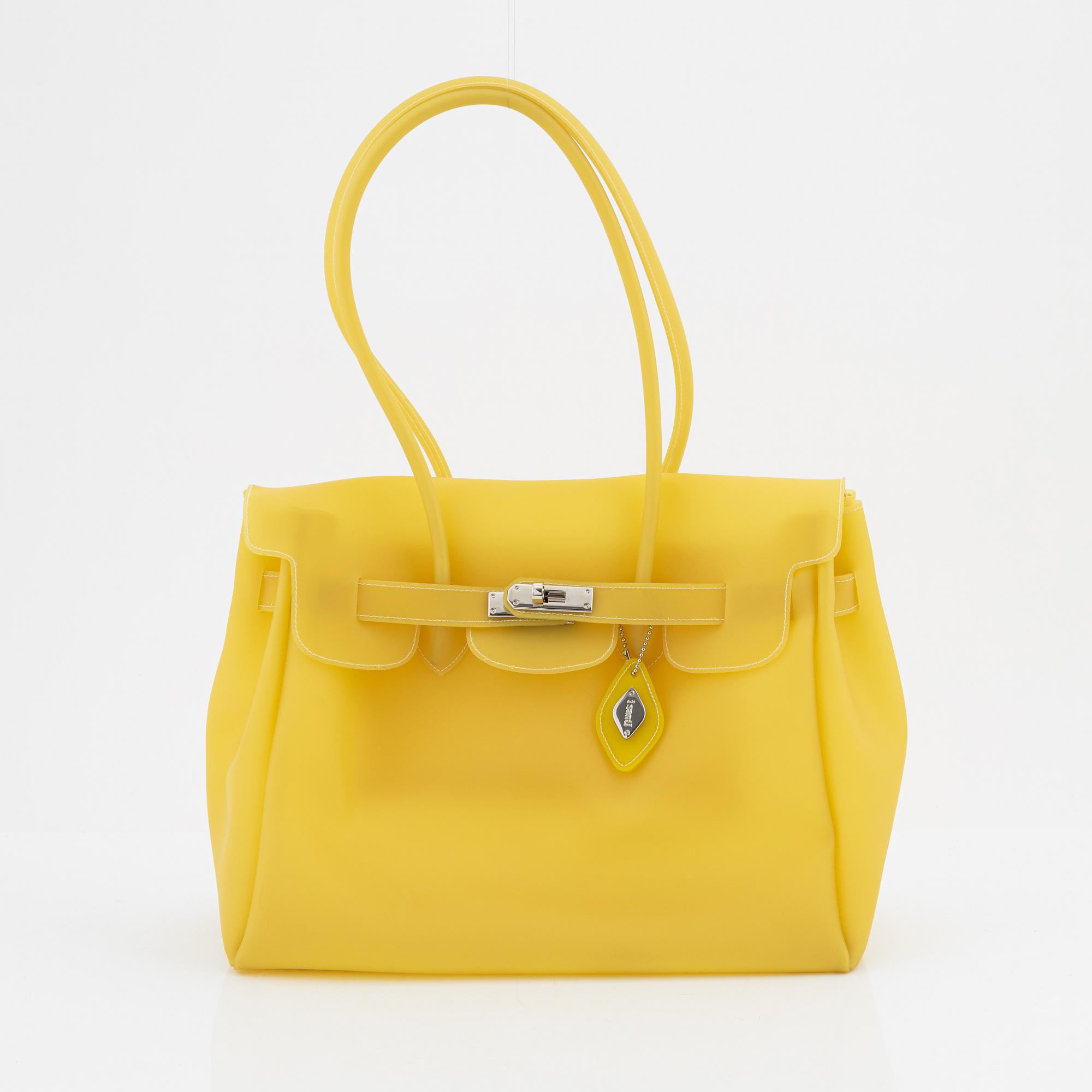 I santi a yellow rubber bag.