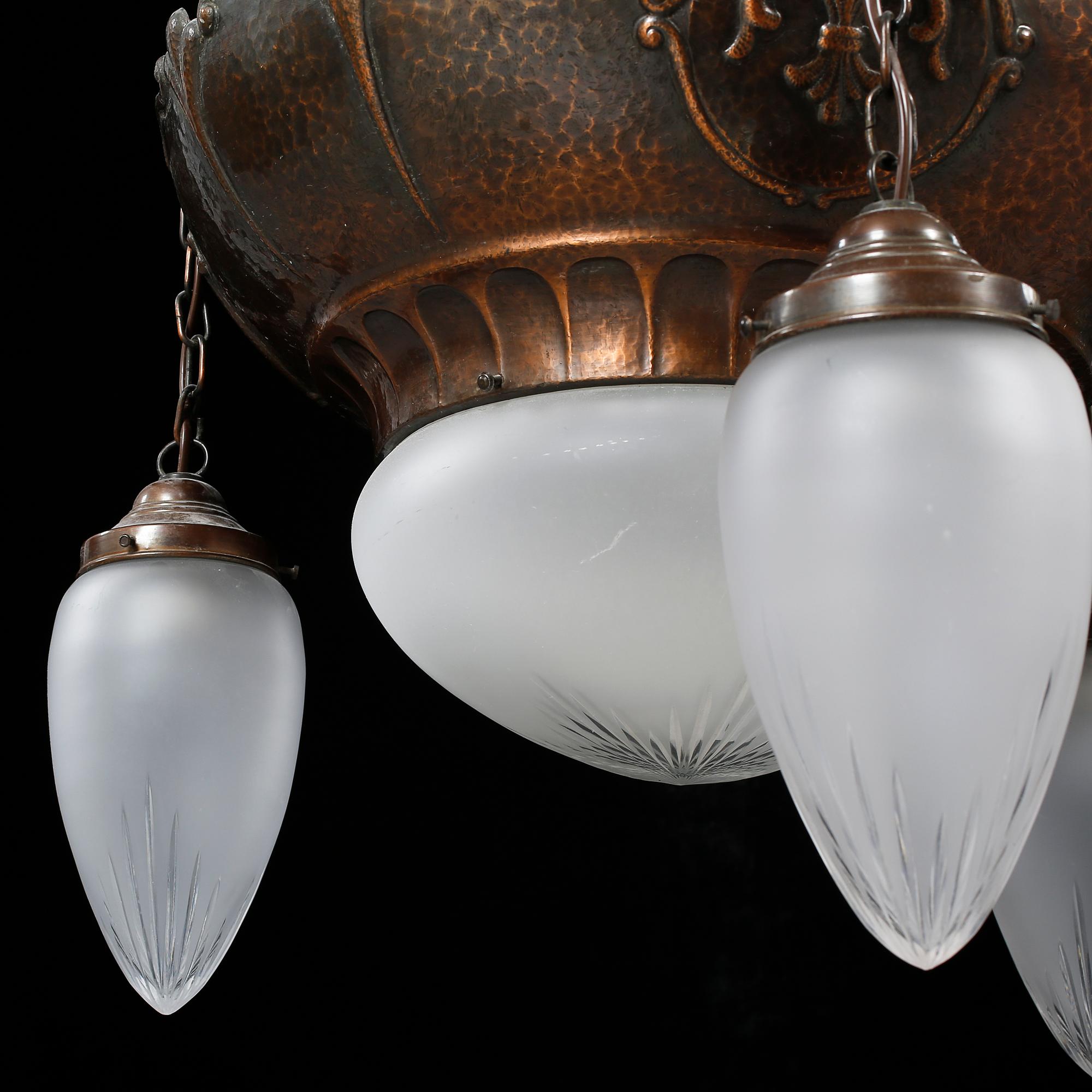 TAKLAMPA, 1900-talets början. Höjd ca 75 cm.