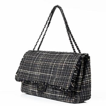 Chanel, väska, "Tweed Carry On Flap Bag", 2016-17.