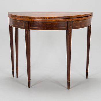 Pöytä/klaffipöytä, puolipyöreän muotoinen, Englanti, 1700-luvun loppu.