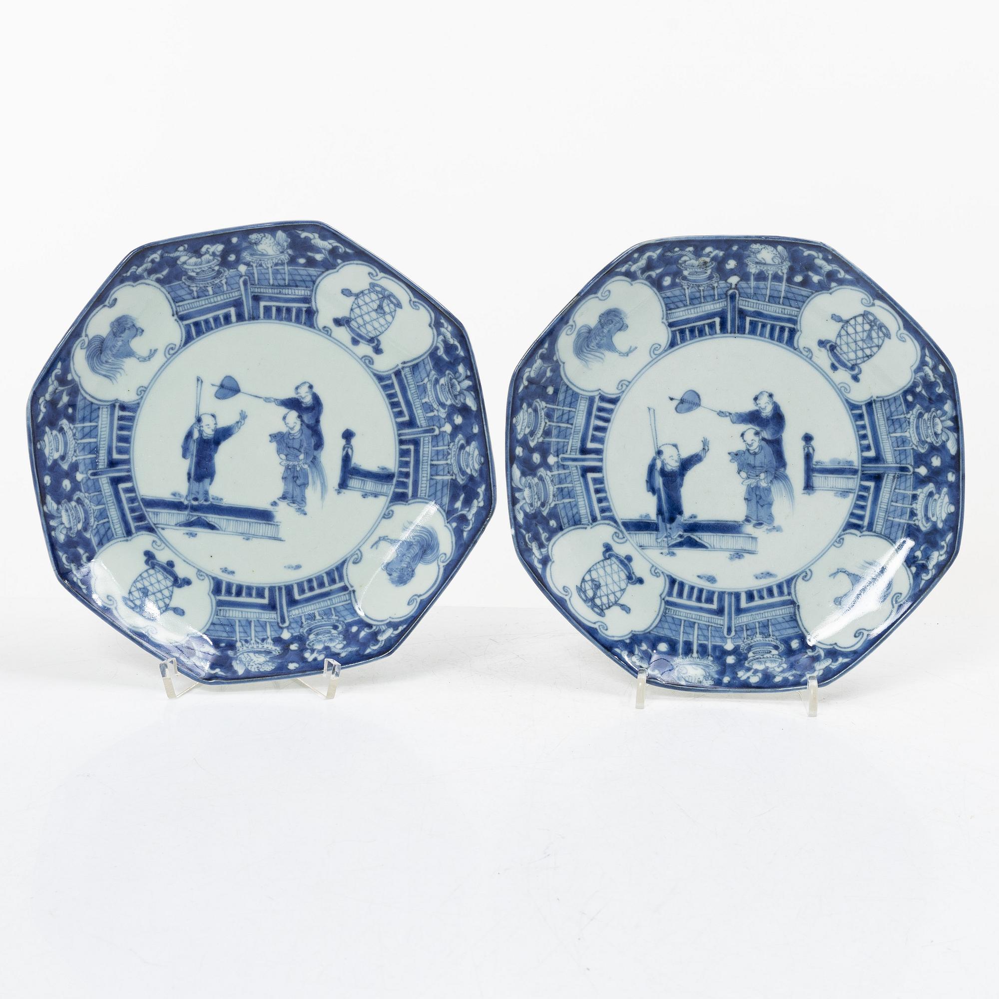 A set of four Japanese Arita ware porcelain dishes, Meiji (1868-1912).