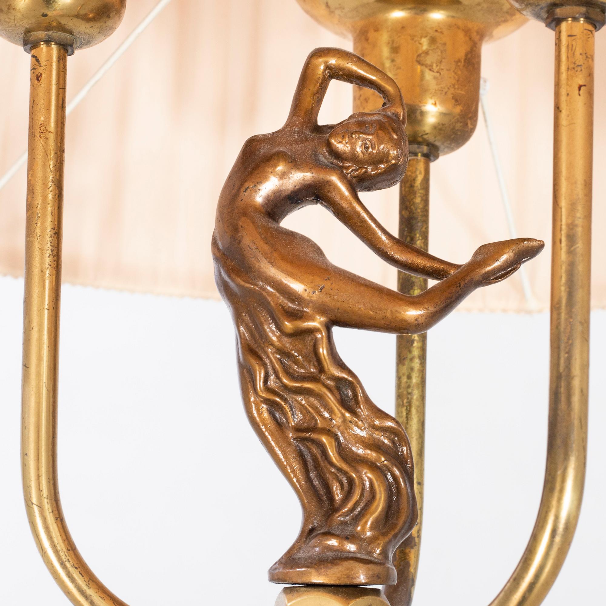 GOLVLAMPA, 1940-tal.