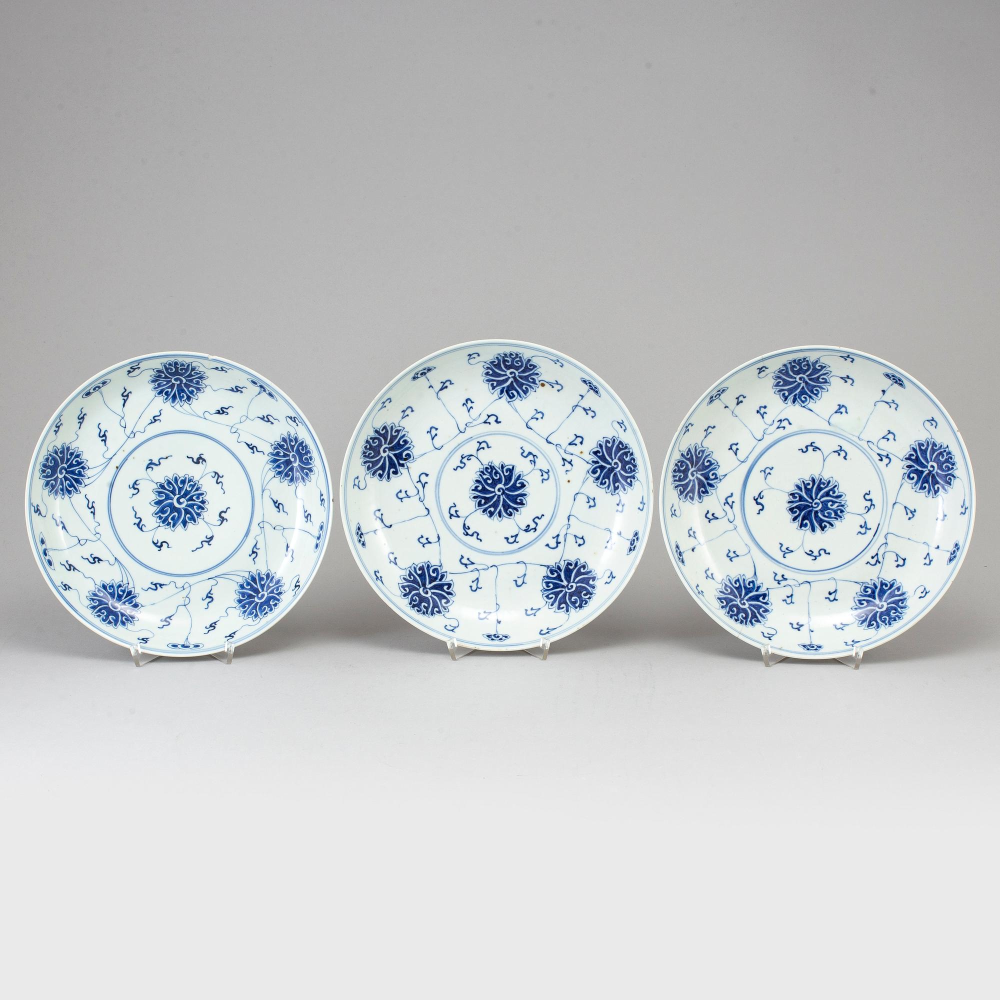Three blue and white dishes, Qing dynasty, late 19th century.