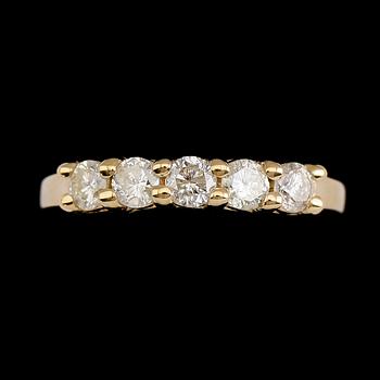 RING, 14 k guld, 5 briljantslipade diamanter tot ca 0.93 ct.