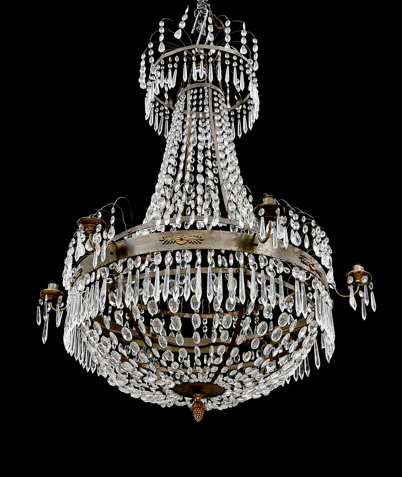 LJUSKRONA, gustaviansk stil, omkring år 1900. Höjd ca 105 cm.