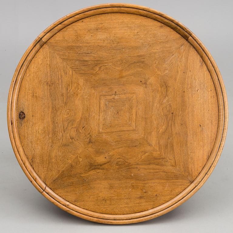 An Art Deco table from the 1920s-1930s.