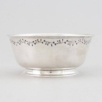 Tore Eldh, a silver bowl, decorated with a border of leafy sprigs, Gothengurg, Sweden, 1950.