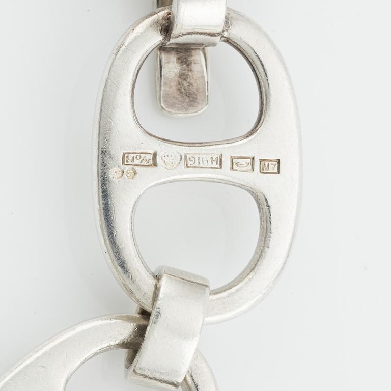 Bertel Gardberg, a silver bracelet, Hopeatehdas Oy, Helsinki 1966.