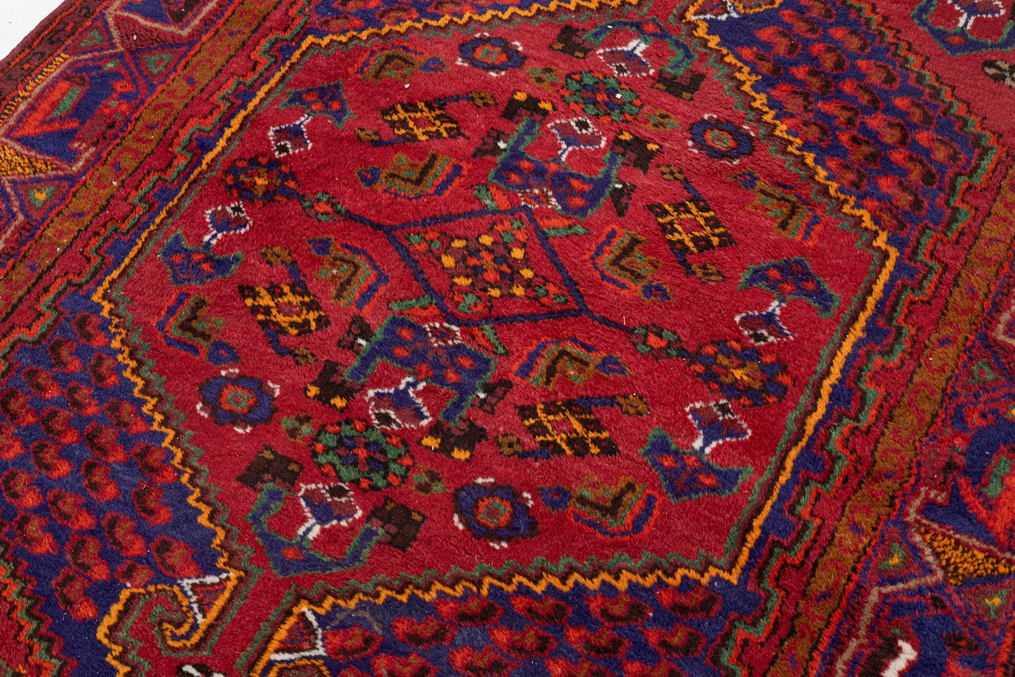 An north west Persian carpet, c. 197 x 124 cm. - Bukowskis