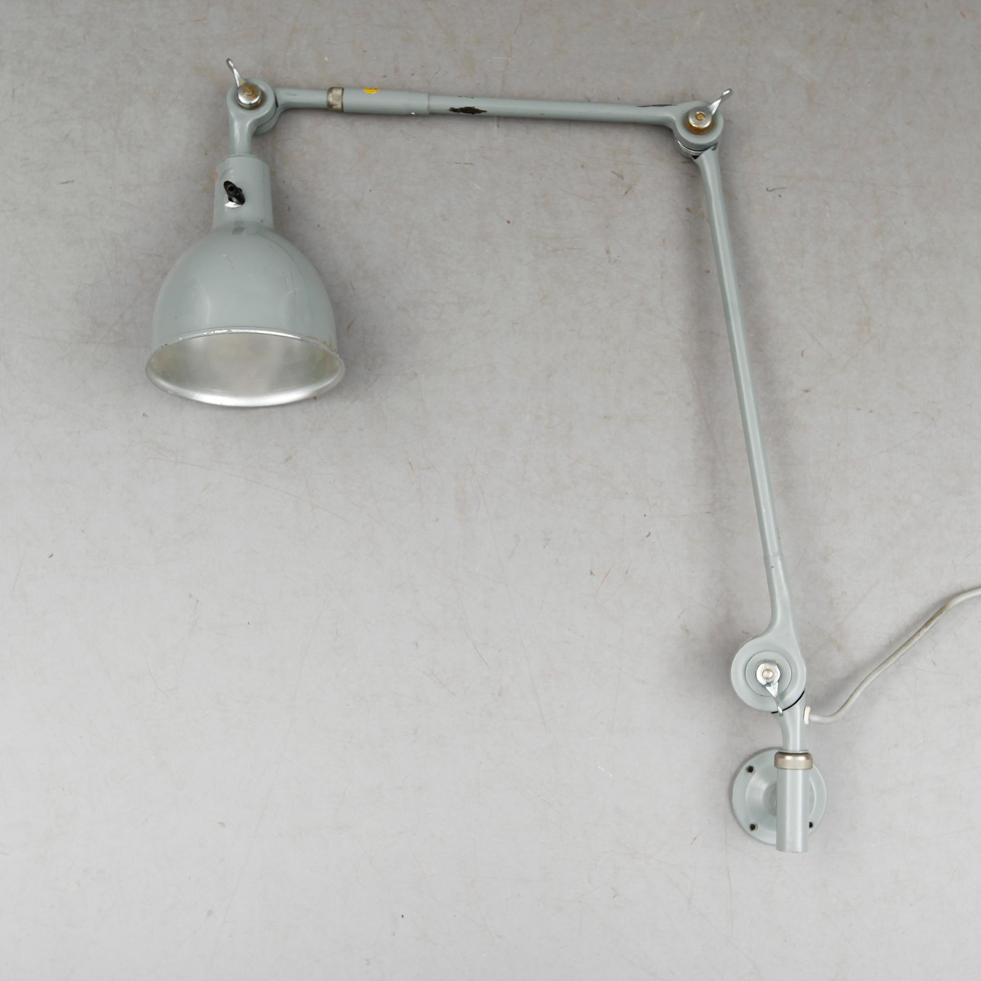 INDUSTRILAMPA, metall, PeFeGe, 1900-talets mitt.