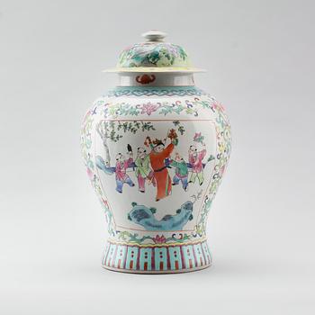 LOCKURNA, porslin, Kina, 1900-/2000-tal.
